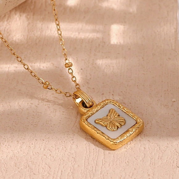 NEW Gold Natural Shell Square Butterfly Pendant On Satellite Chain Necklace - Picture 4 of 7